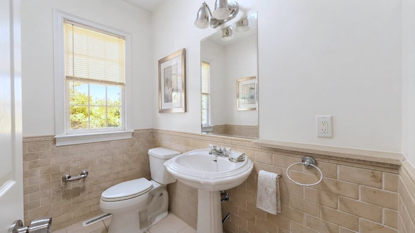 Single Family Residence at 33 Woodland Ave, Saugus MA 01906, Saugus, photo 6 of 15
