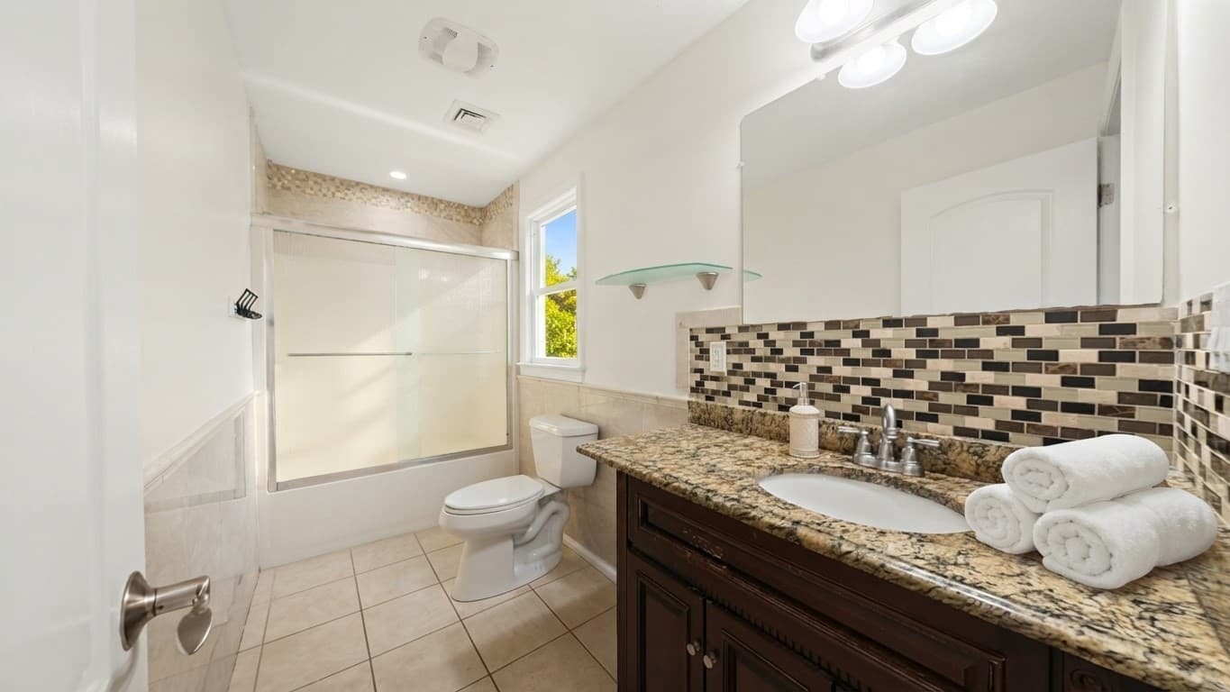 Single Family Residence at 33 Woodland Ave, Saugus MA 01906, Saugus, photo 13 of 15