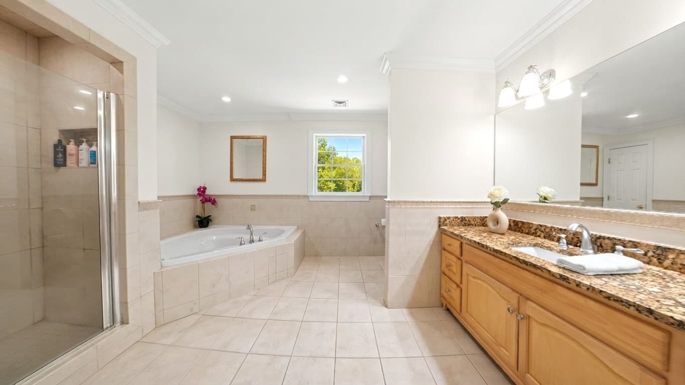 Single Family Residence at 33 Woodland Ave, Saugus MA 01906, Saugus, photo 10 of 15