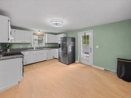 Single Family Residence at 324 Wildwood Ave, Worcester MA 01603, Worcester, photo 10 of 26