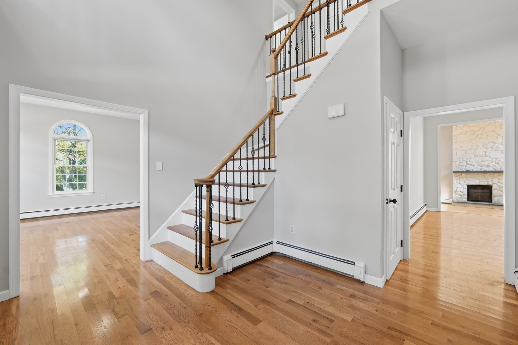 Single Family Residence at 46 Barnard Rd, Marlborough MA 01752, Marlborough, photo 5 of 42