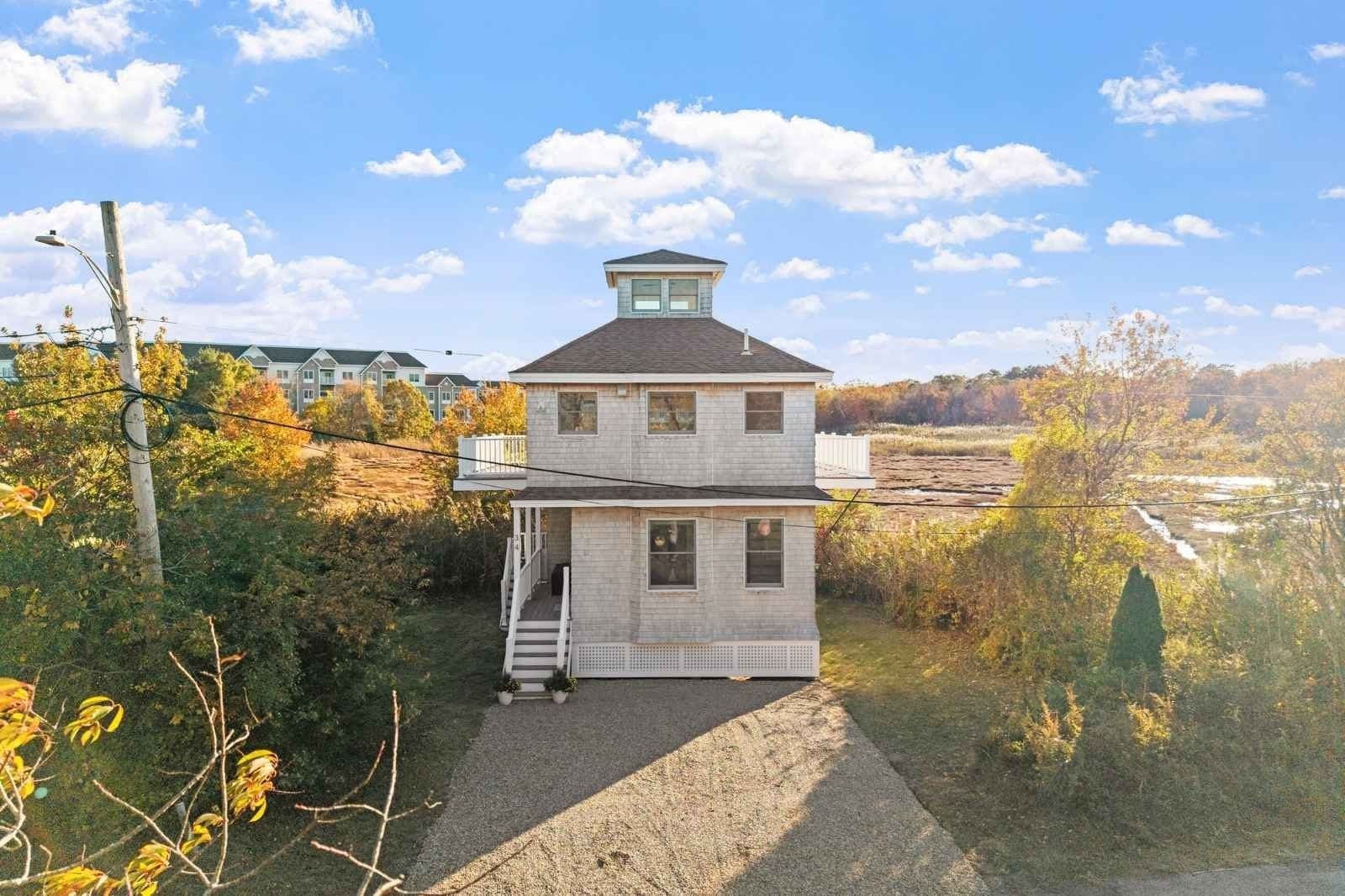 Single Family Residence at 34 Old County Rd, Salisbury MA 01952, Salisbury, photo 2 of 42