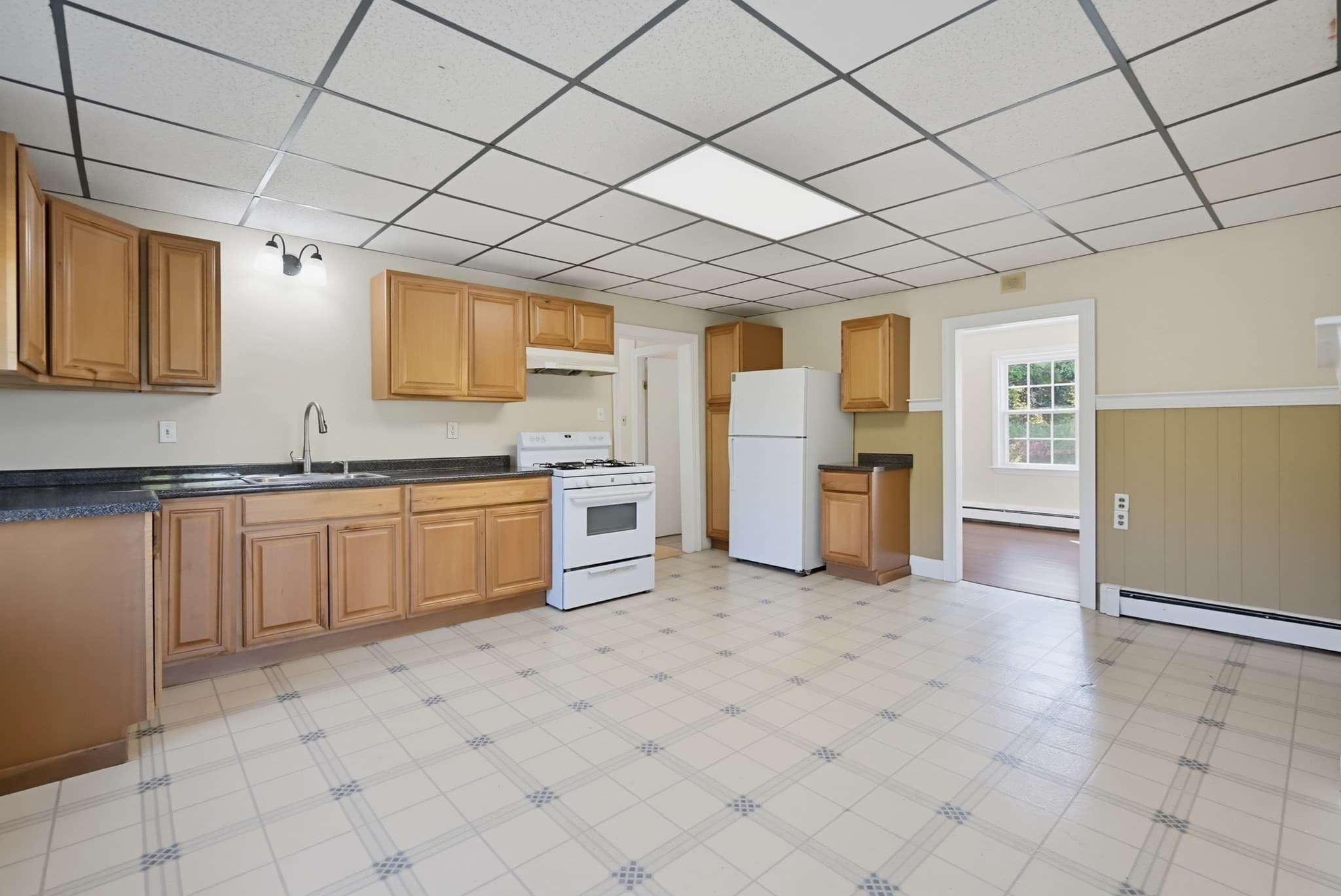 2 Family - 2 Units Up/Down at 258 Washington St., Franklin MA 02038, Franklin, photo 4 of 39