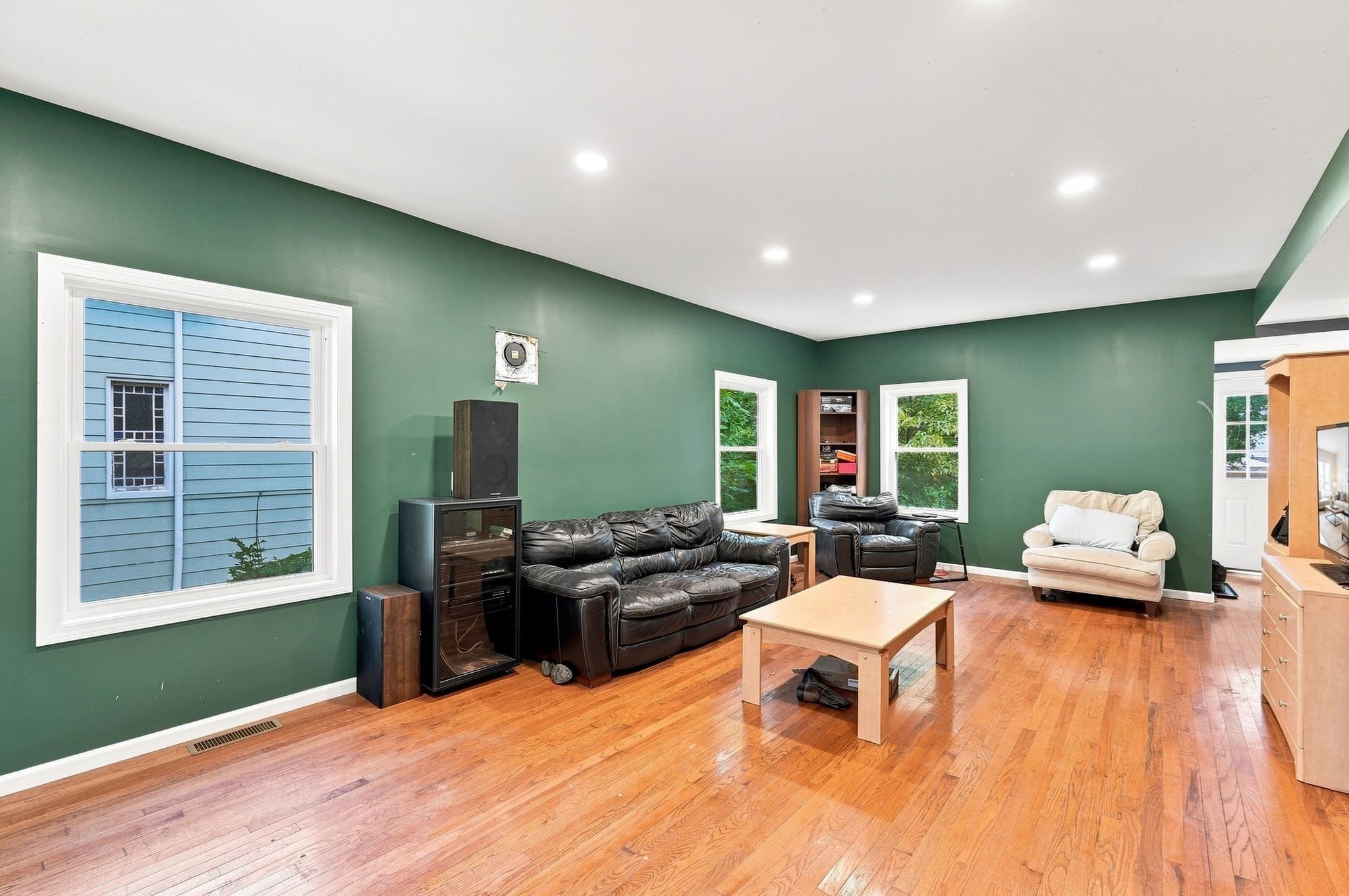 Single Family Residence at 23 Elm Ave, West Springfield MA 01089, West Springfield, photo 9 of 19