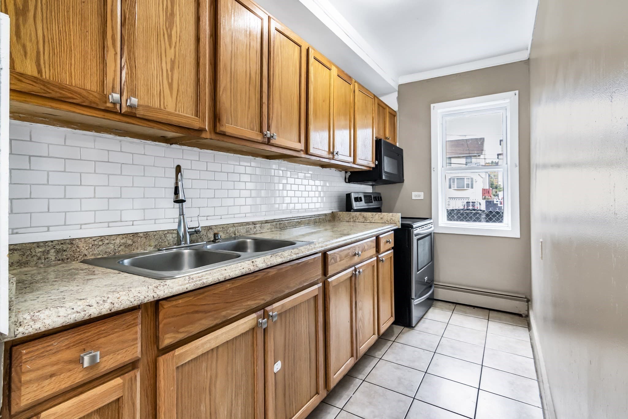 3 Family at 7-9 Champlain Ave, Lawrence MA 01841, Lawrence, photo 38 of 42