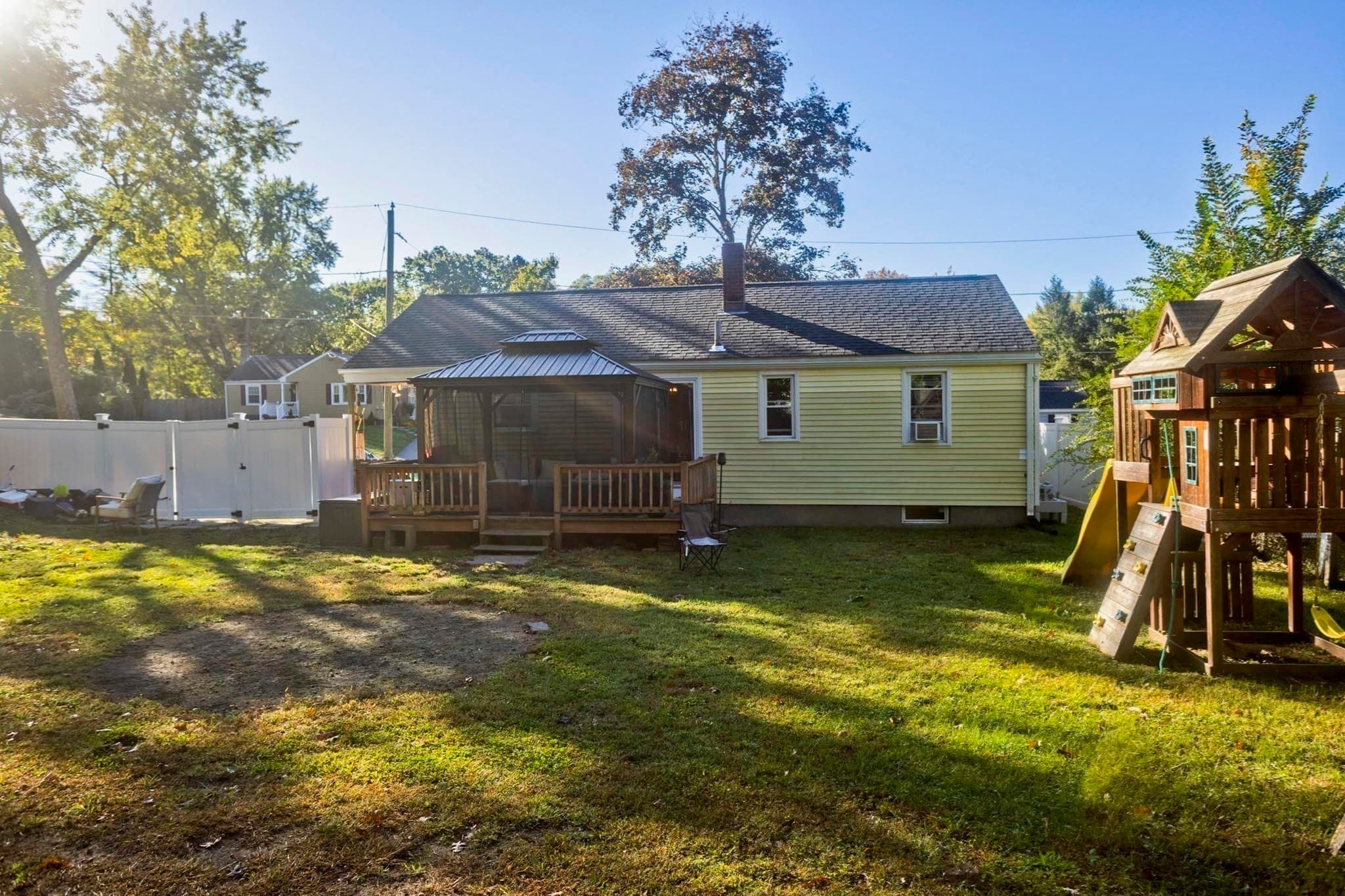 Single Family Residence at 68 Gatewood Rd, Springfield MA 01119, Springfield, photo 27 of 31