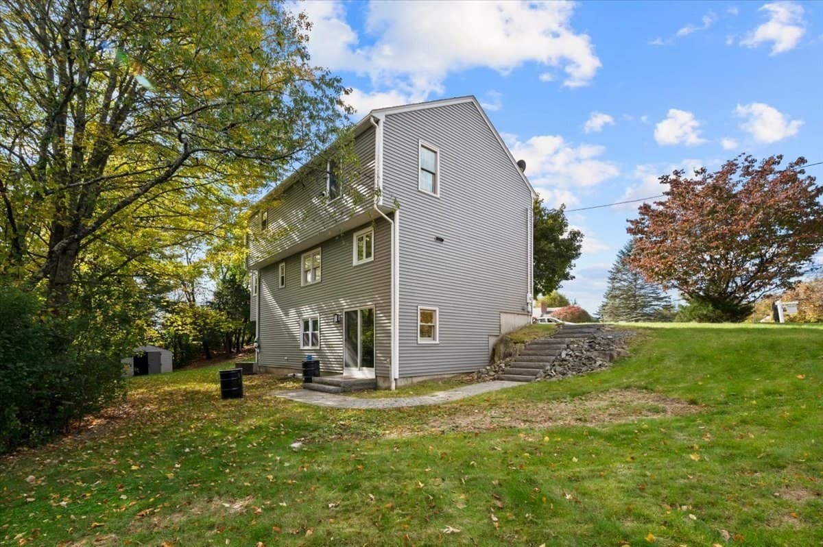 Single Family Residence at 599 Oakhill Ave, Attleboro MA 02703, photo 5 of 42