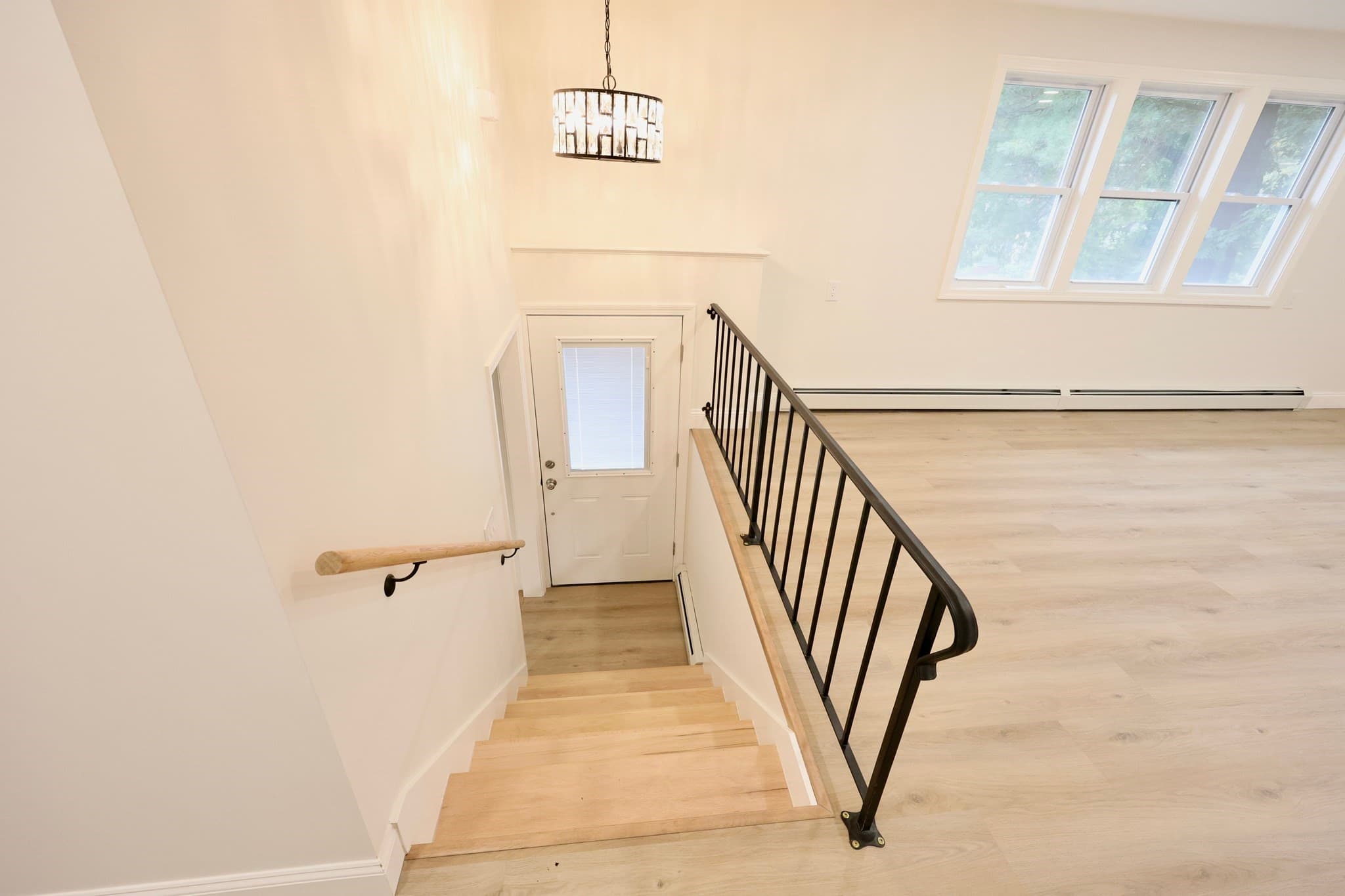 Single Family Residence at 19 New Searles Rd, Nashua NH 03062, Nashua, photo 14 of 31