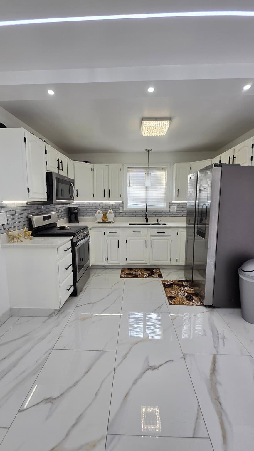 Single Family Residence at 463 Potters Ave, Providence RI 02907, Providence, photo 6 of 37