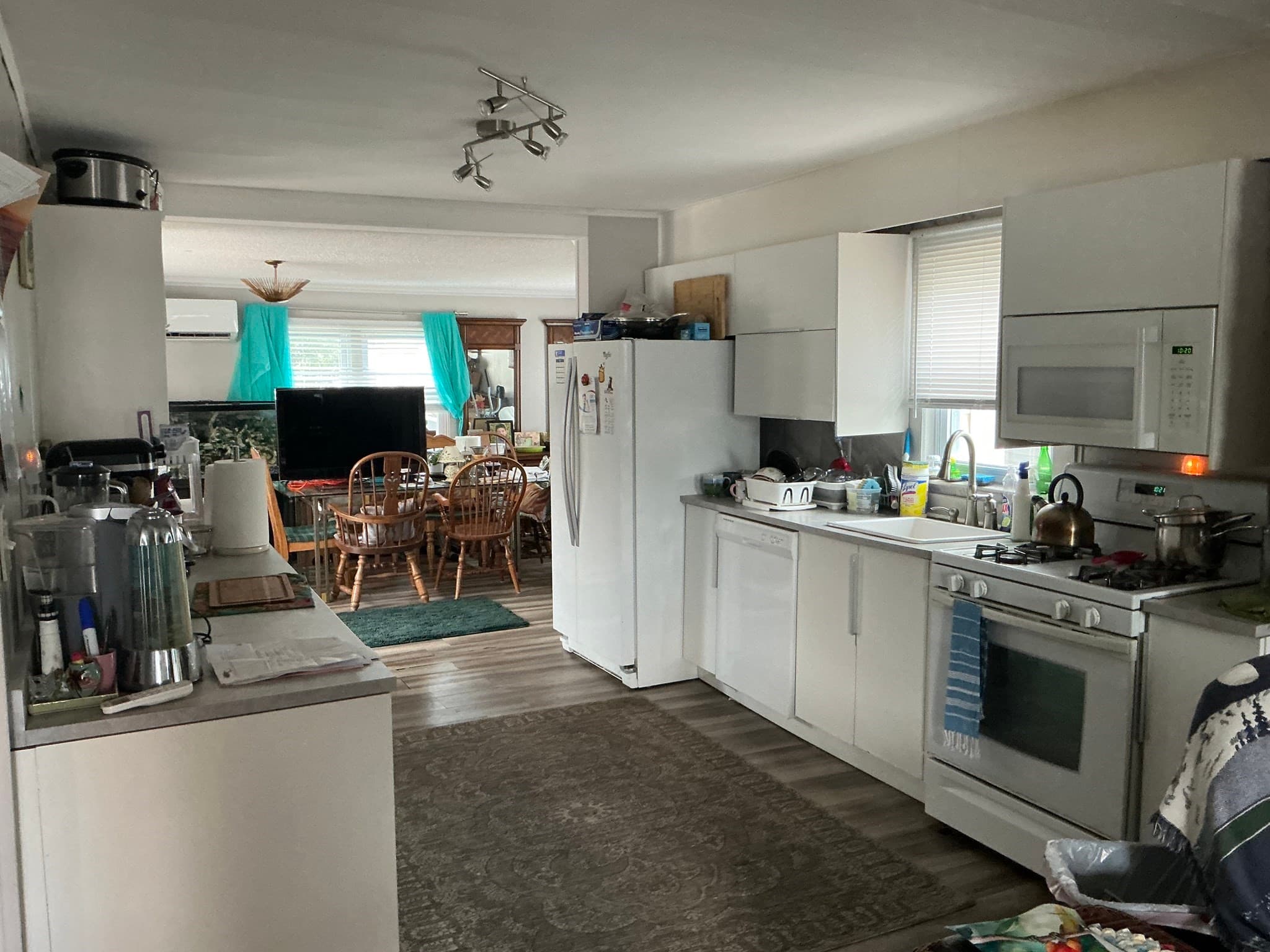 Single Family Residence at 567 Nantasket Ave, Hull MA 02045, Hull, photo 2 of 13