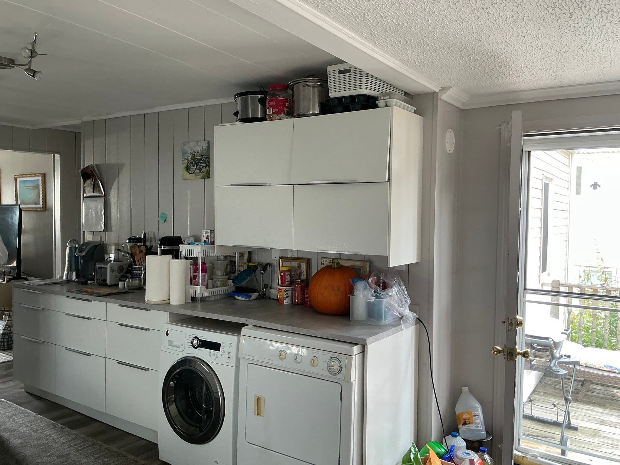 Single Family Residence at 567 Nantasket Ave, Hull MA 02045, Hull, photo 3 of 13
