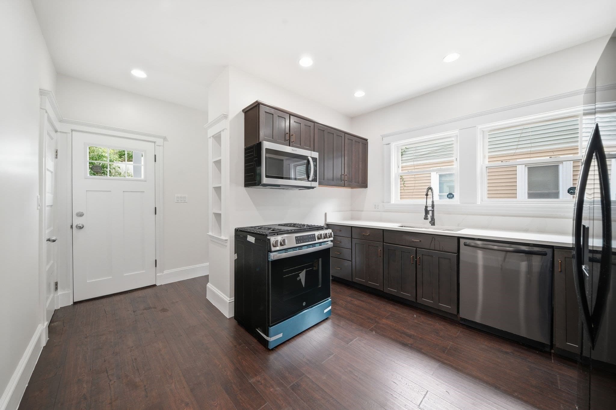 2 Family - 2 Units Up/Down at 303 Alewife Brook Pkwy, Somerville MA 02144, Somerville, photo 3 of 38
