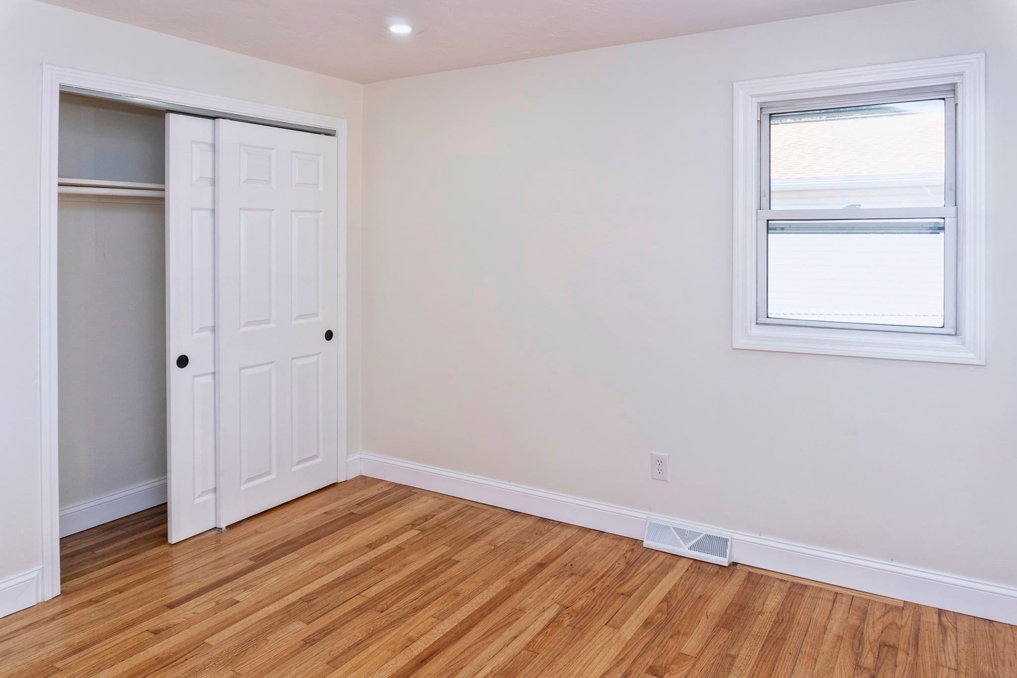 Single Family Residence at 32 Turnpike St, North Andover MA 01845, North Andover, photo 11 of 26