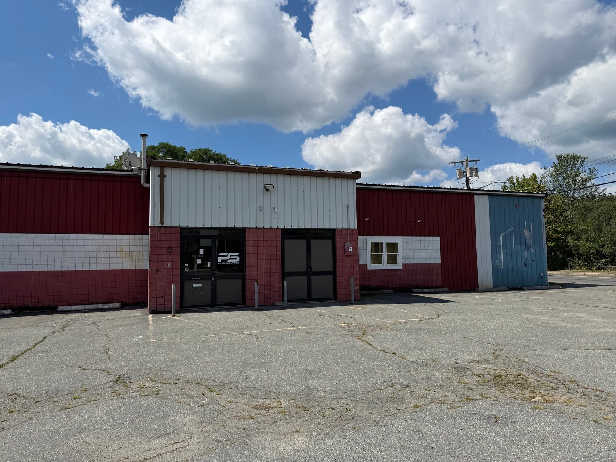 424 Nash Rd, New Bedford MA 02746