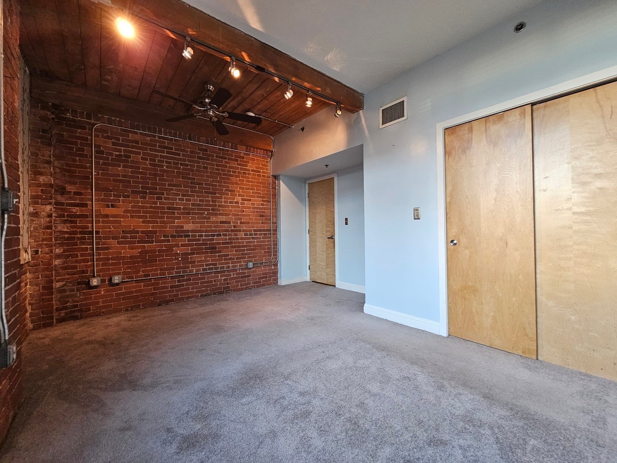 Condominium at 147 Centre # 208, Brockton MA 02301, Brockton, photo 13 of 24