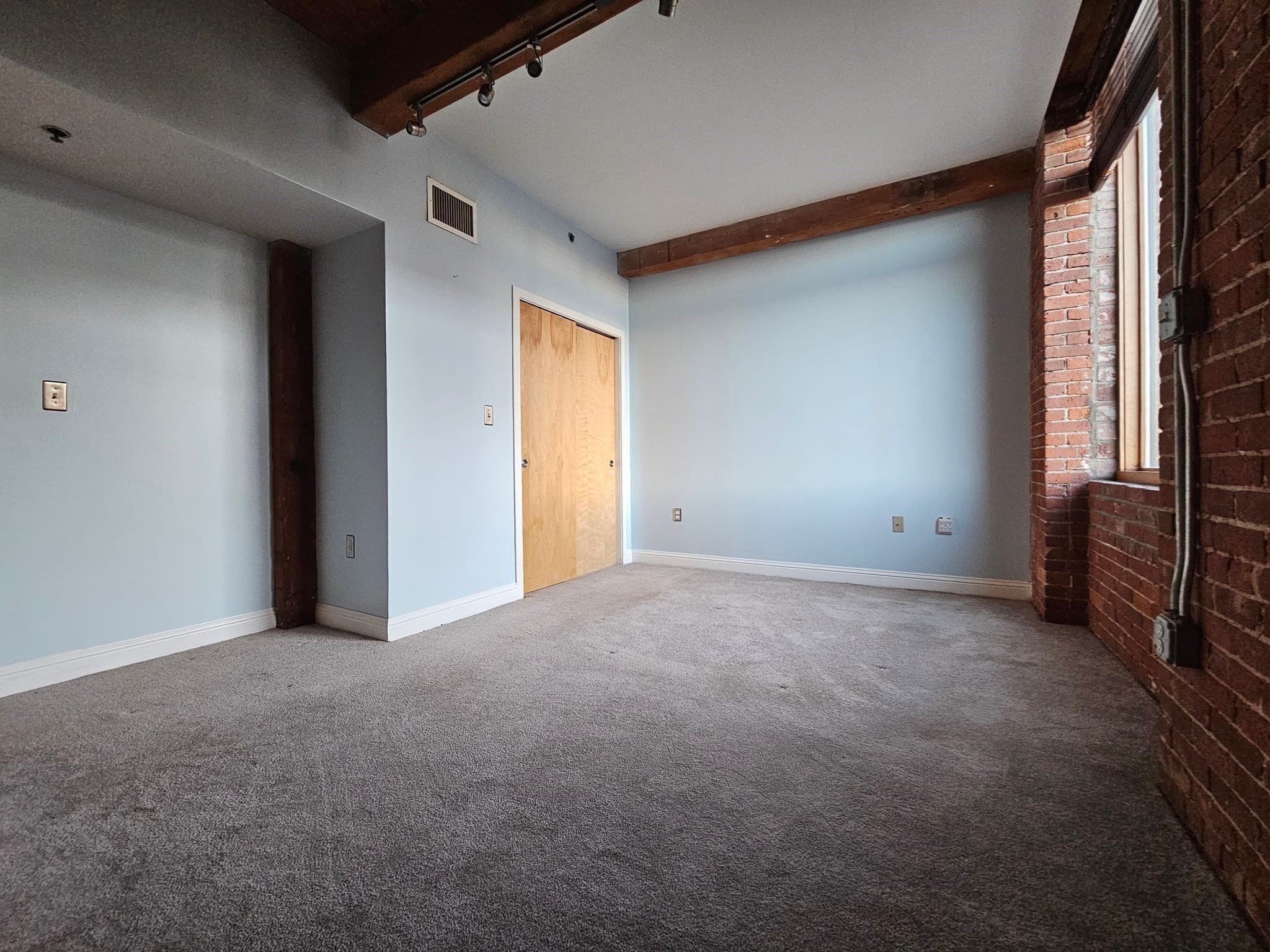 Condominium at 147 Centre # 208, Brockton MA 02301, Brockton, photo 12 of 24