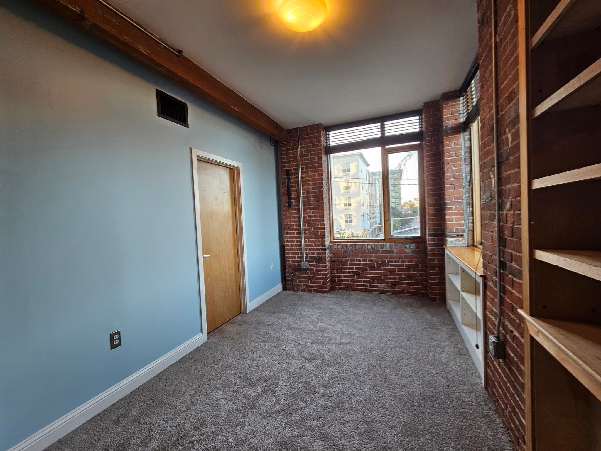 Condominium at 147 Centre # 208, Brockton MA 02301, Brockton, photo 15 of 24