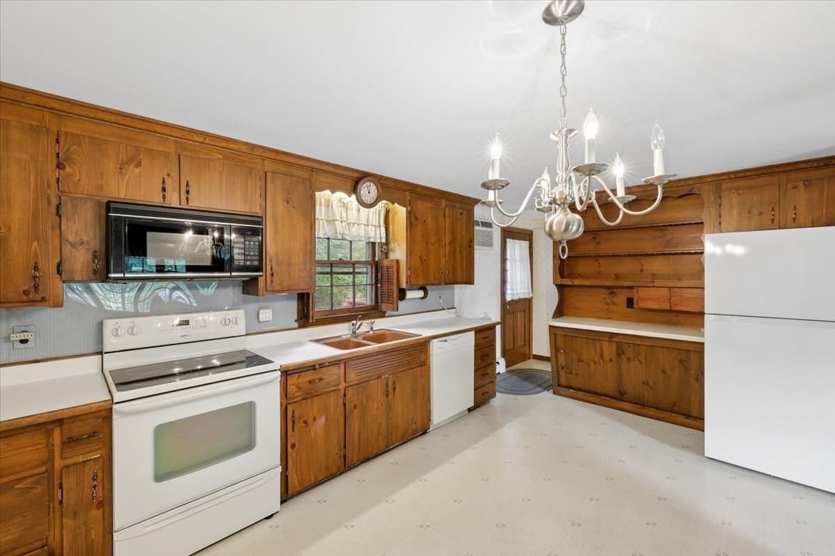 Single Family Residence at 14 Concord Rd, Westford MA 01886, Westford, photo 5 of 38