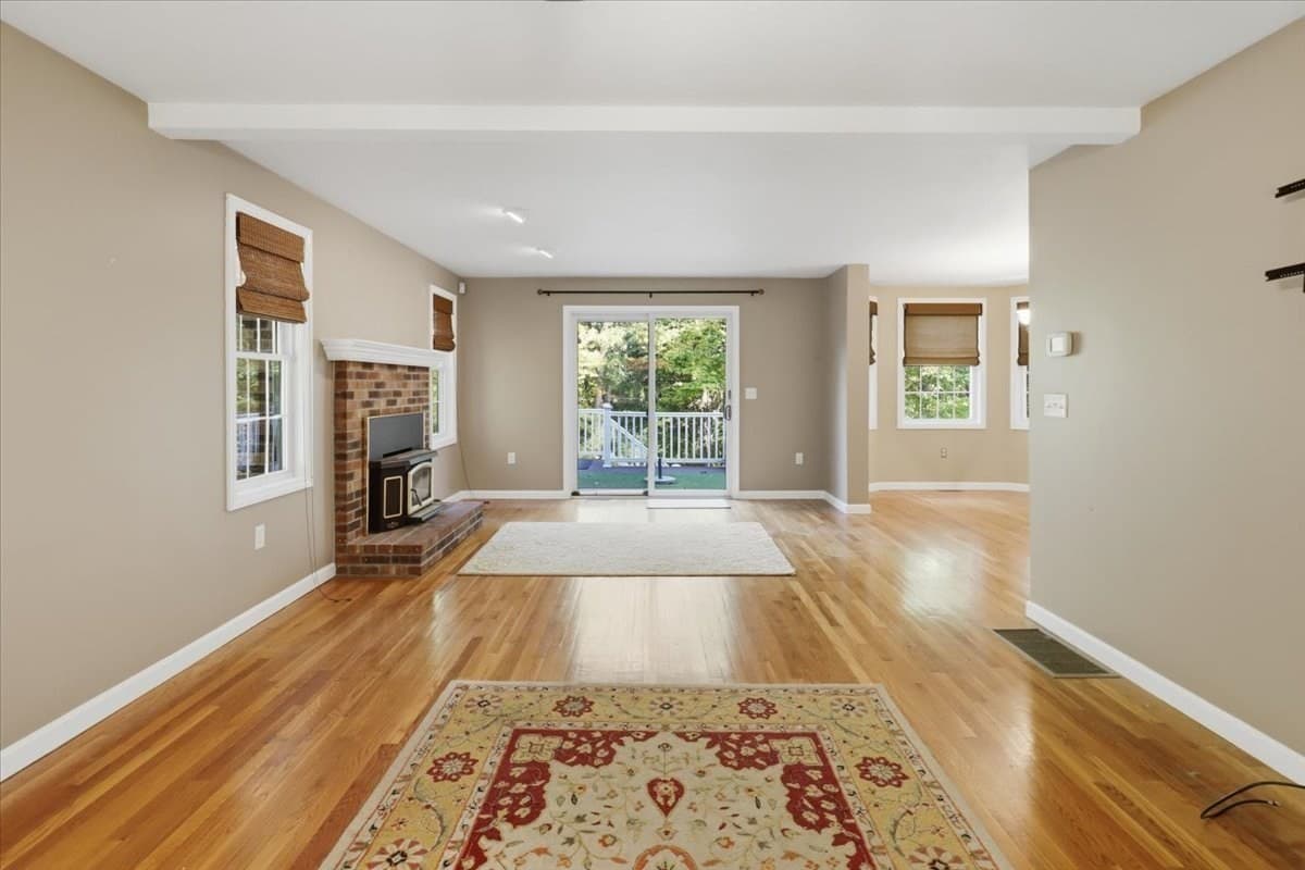 Single Family Residence at 319 Oak St, Swansea MA 02777, Swansea, photo 6 of 35