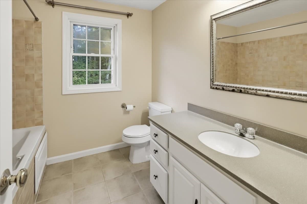 Single Family Residence at 319 Oak St, Swansea MA 02777, Swansea, photo 17 of 35