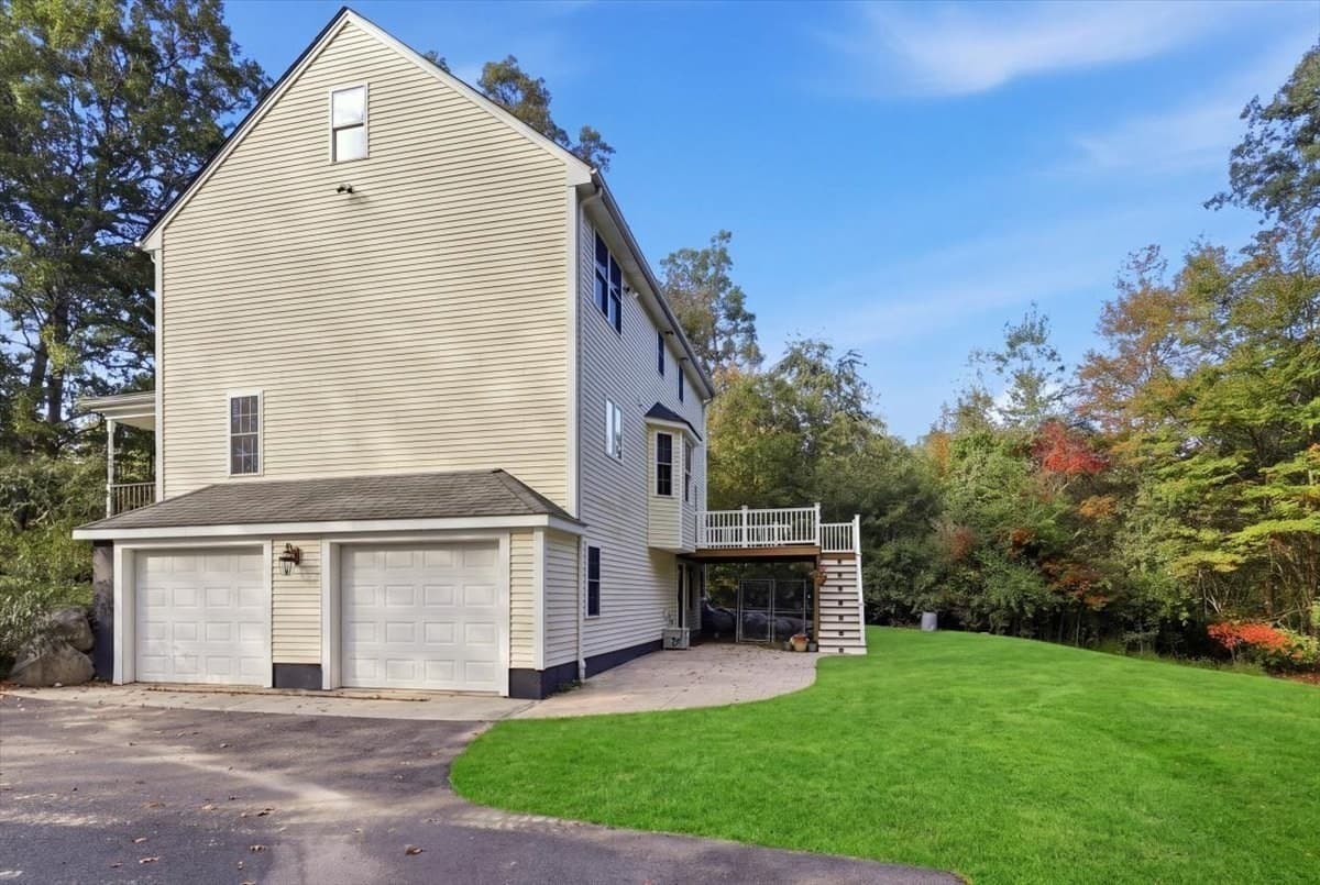 Single Family Residence at 319 Oak St, Swansea MA 02777, Swansea, photo 31 of 35