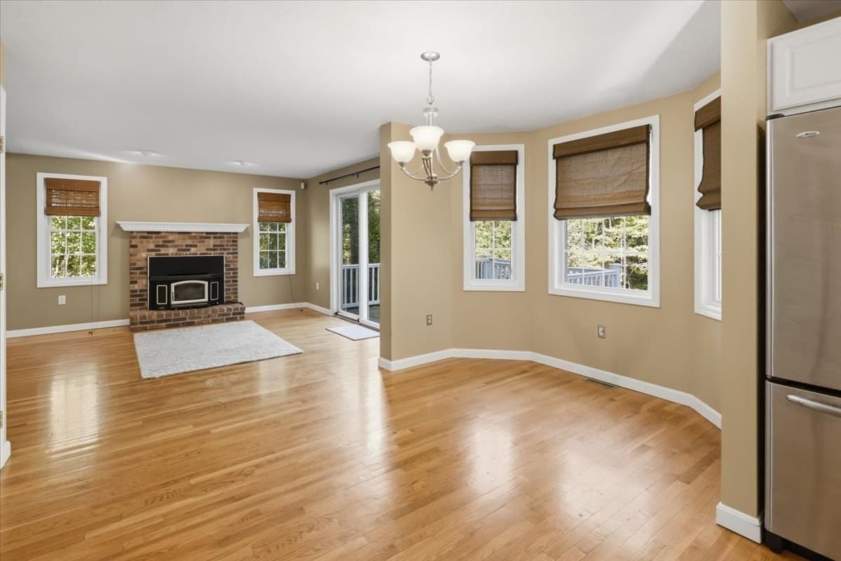 Single Family Residence at 319 Oak St, Swansea MA 02777, Swansea, photo 8 of 35