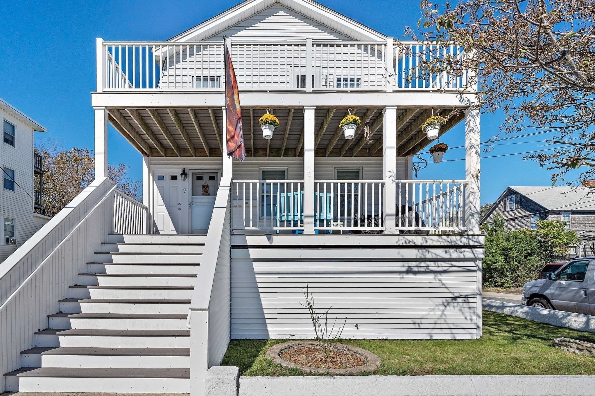 3 Family at 7 Malta St, Hull MA 02045, Hull, photo 3 of 42