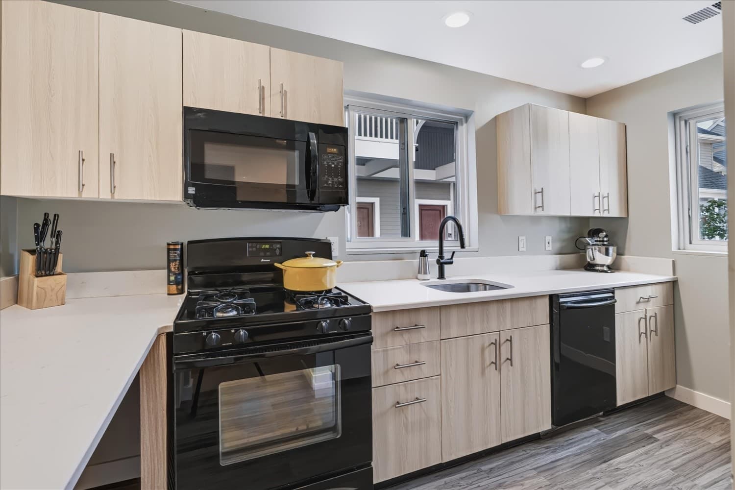 Condominium at 20 Ship Ave # 38, Medford MA 02155, Medford, photo 3 of 33