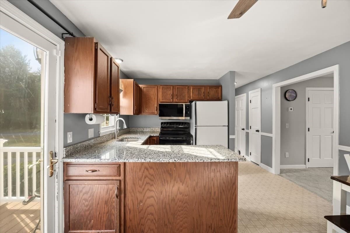 Condominium at 43 Willow Ridge Dr # 43, Bridgewater MA 02324, Bridgewater, photo 21 of 39