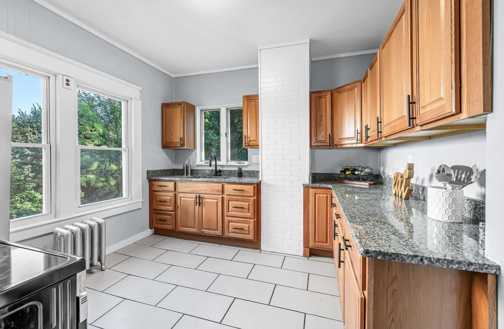 Single Family Residence at 65 Avondale Ave, West Springfield MA 01089, West Springfield, photo 13 of 33