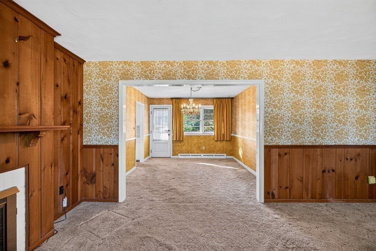 Single Family Residence at 172 Harwich Rd, West Springfield MA 01089, West Springfield, photo 6 of 42