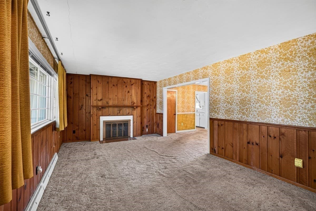 Single Family Residence at 172 Harwich Rd, West Springfield MA 01089, West Springfield, photo 4 of 42