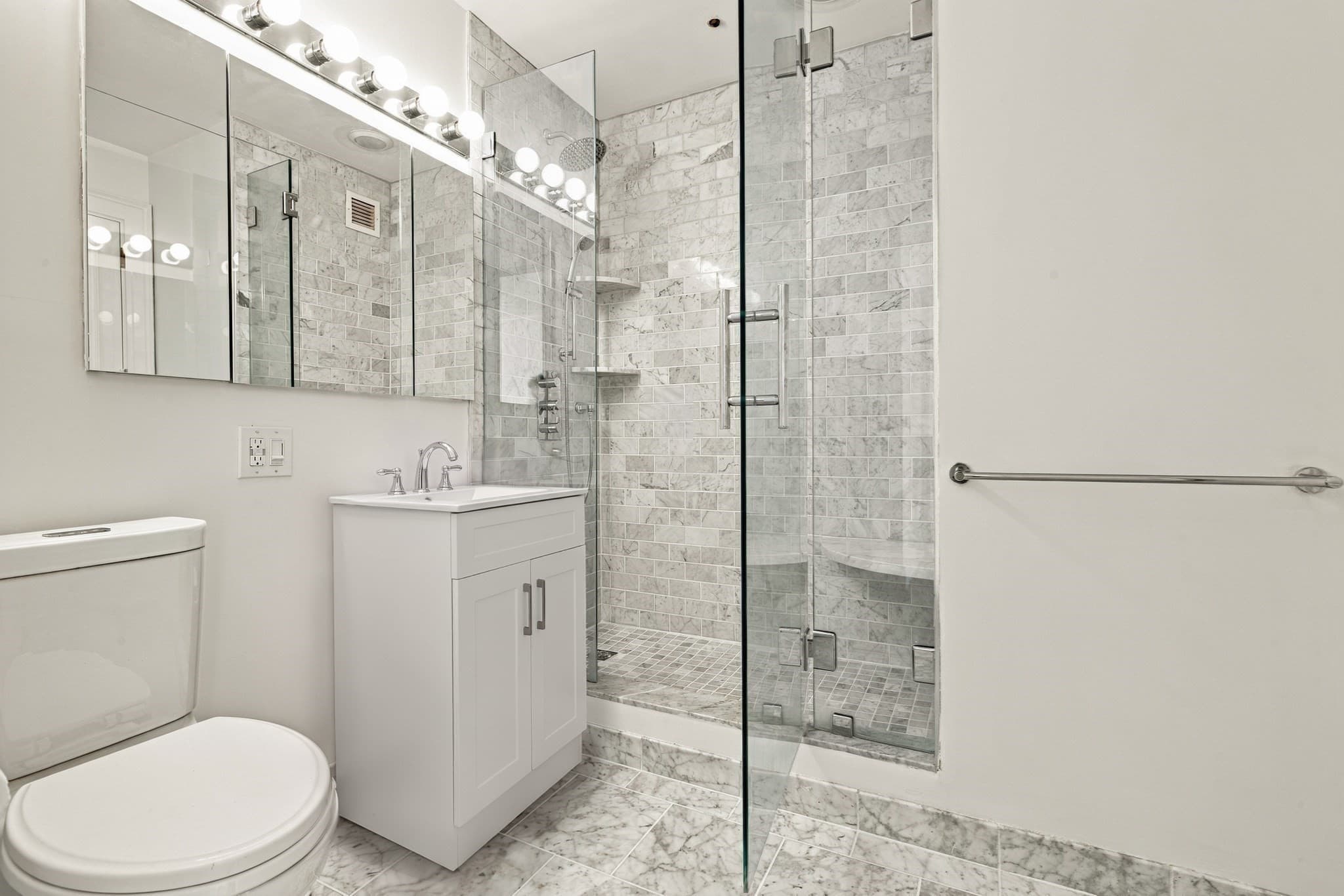 Condominium at 85 E India Row # 40D, Boston MA 02110, Boston, photo 10 of 22