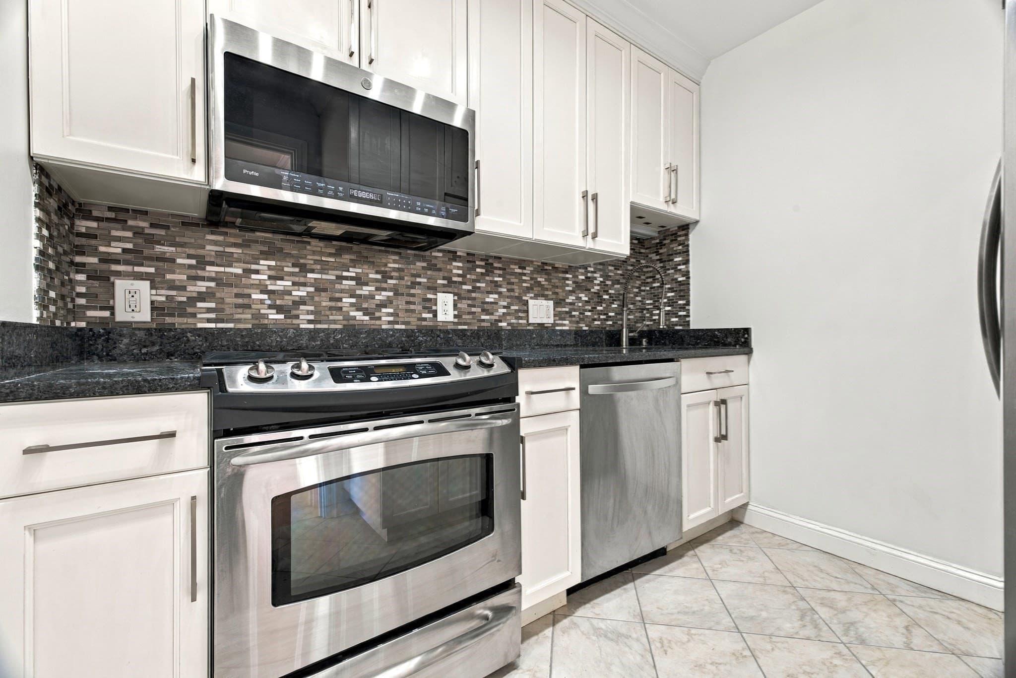 Condominium at 85 E India Row # 40D, Boston MA 02110, Boston, photo 11 of 22