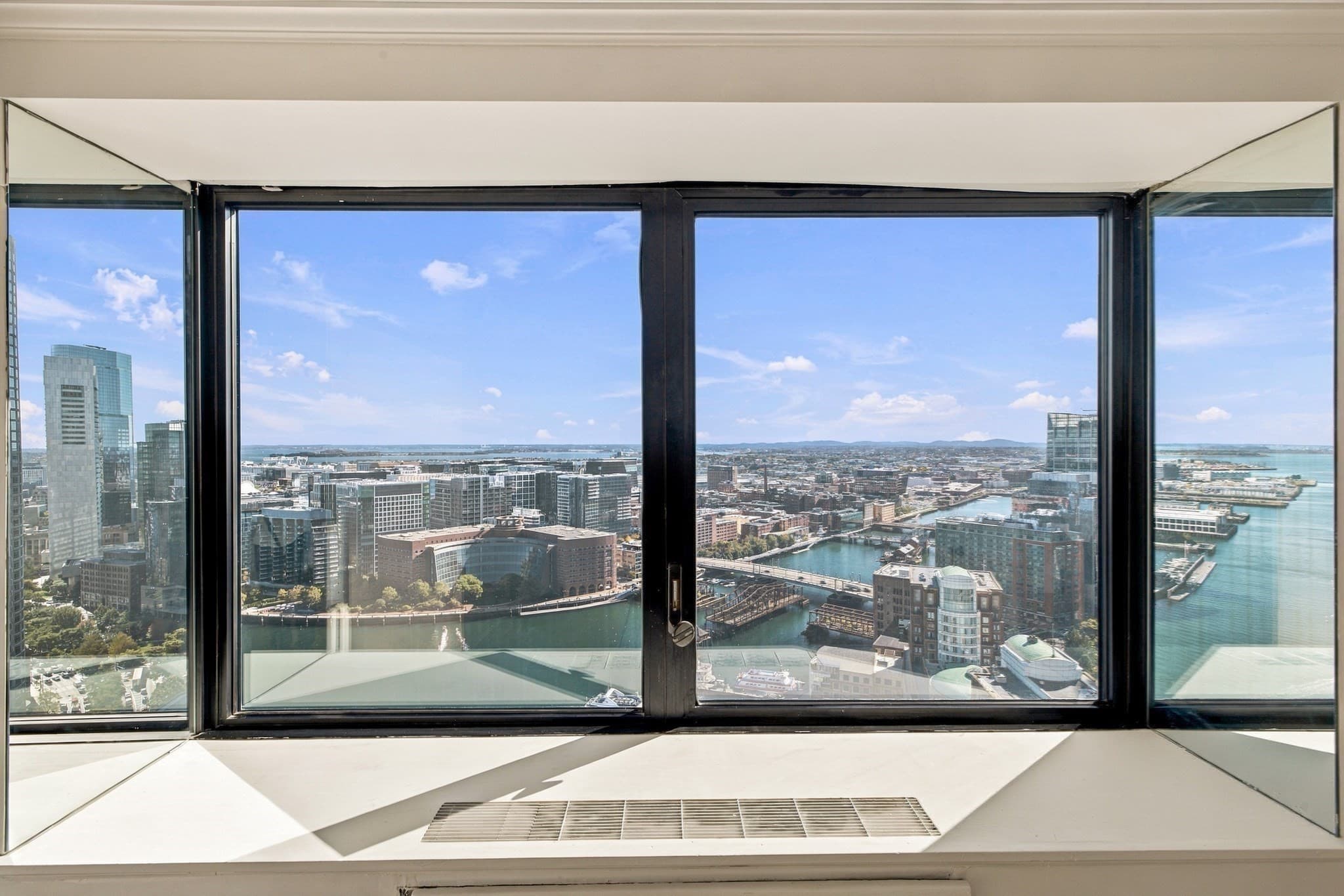 Condominium at 85 E India Row # 40D, Boston MA 02110, Boston, photo 4 of 22
