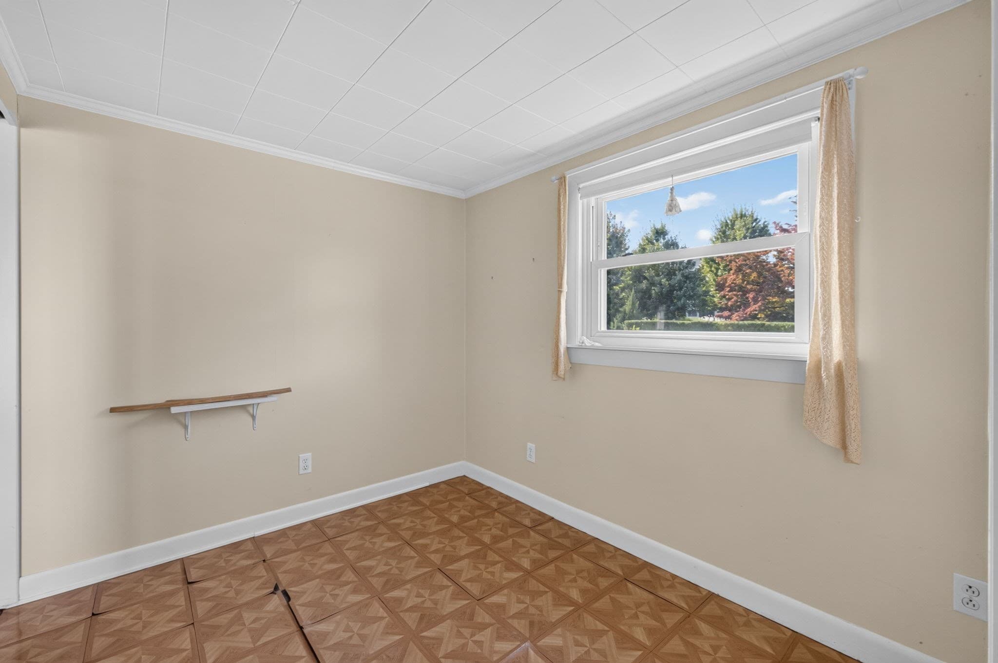 Single Family Residence at 63 Hemlock St, Fall River MA 02720, Fall River, photo 27 of 38