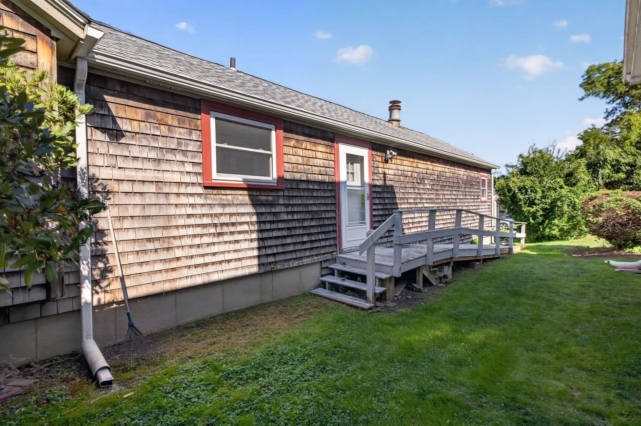 Single Family Residence at 63 Hemlock St, Fall River MA 02720, Fall River, photo 3 of 38