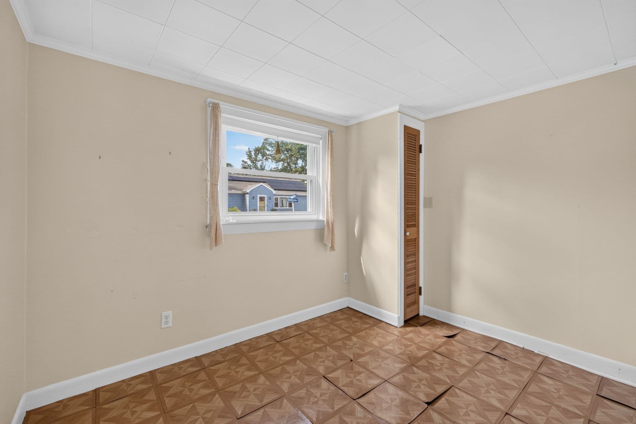 Single Family Residence at 63 Hemlock St, Fall River MA 02720, Fall River, photo 25 of 38