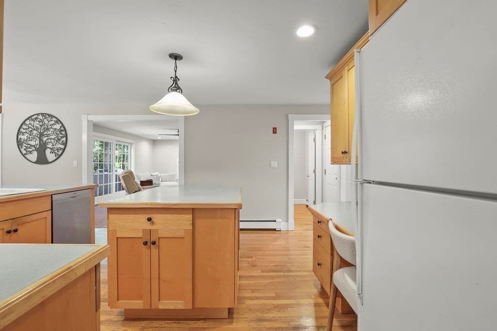 Single Family Residence at 34 Meeting House Rd., Kingston MA 02364, Kingston, photo 15 of 42