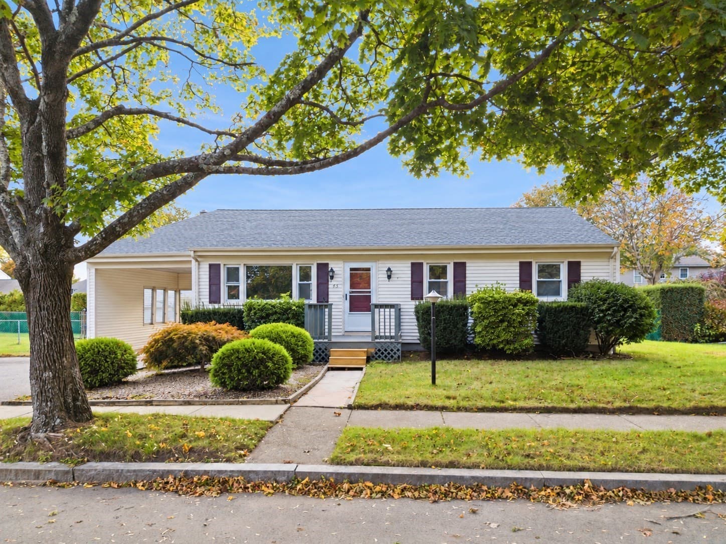 45 Pineridge St, New Bedford MA 02740