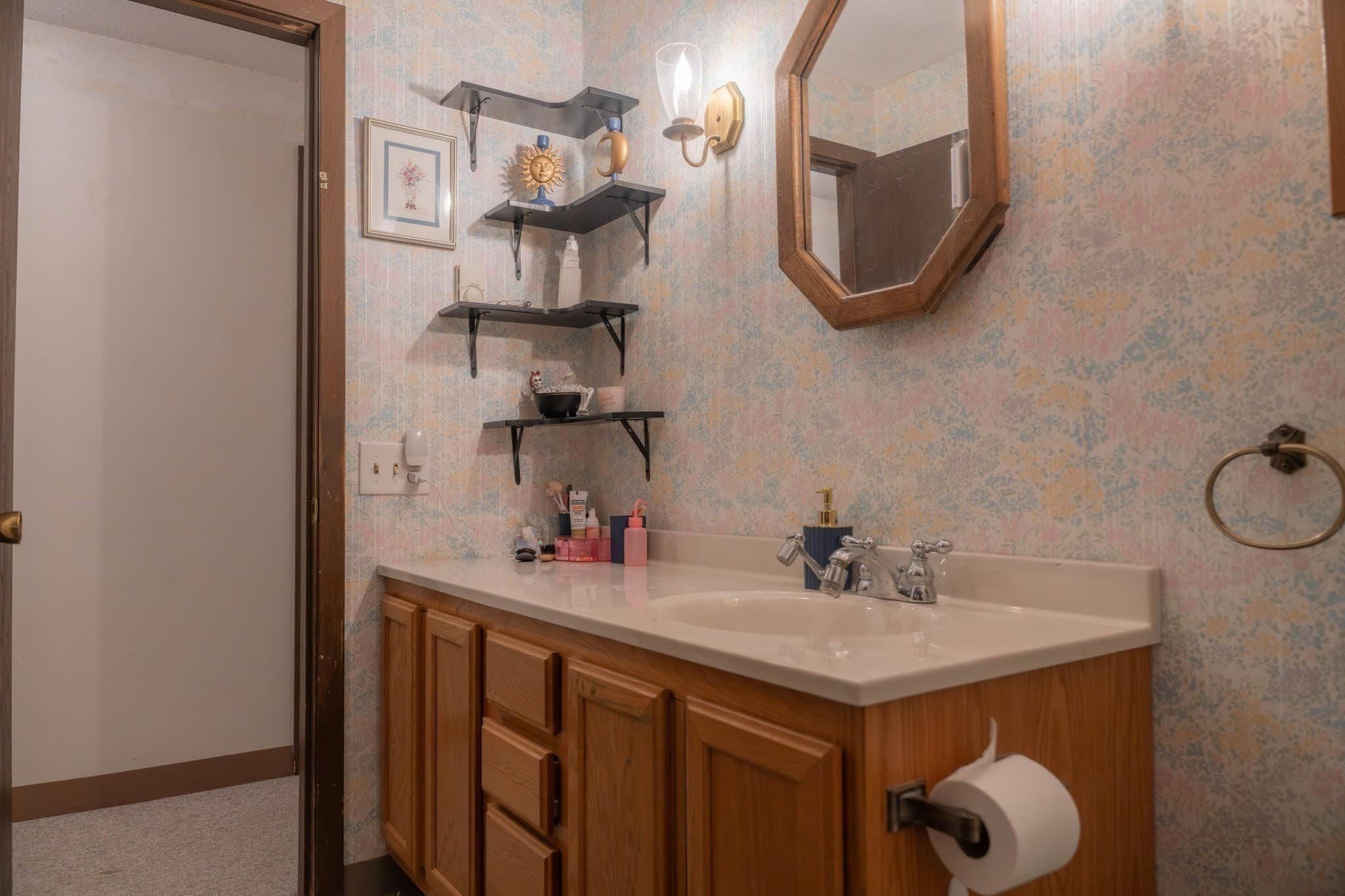 Condominium at 129 Quaker Hwy # 22A, Uxbridge MA 01569, Uxbridge, photo 13 of 22