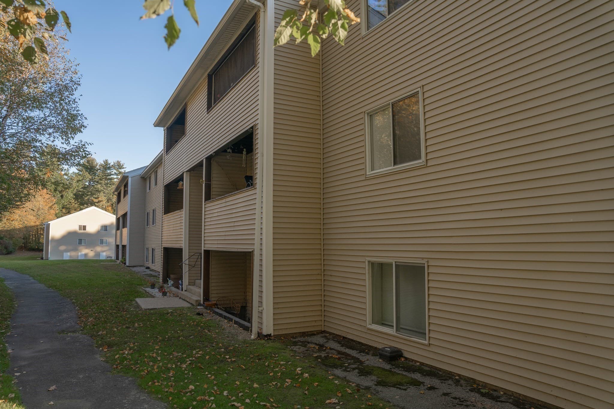 Condominium at 129 Quaker Hwy # 22A, Uxbridge MA 01569, Uxbridge, photo 20 of 22