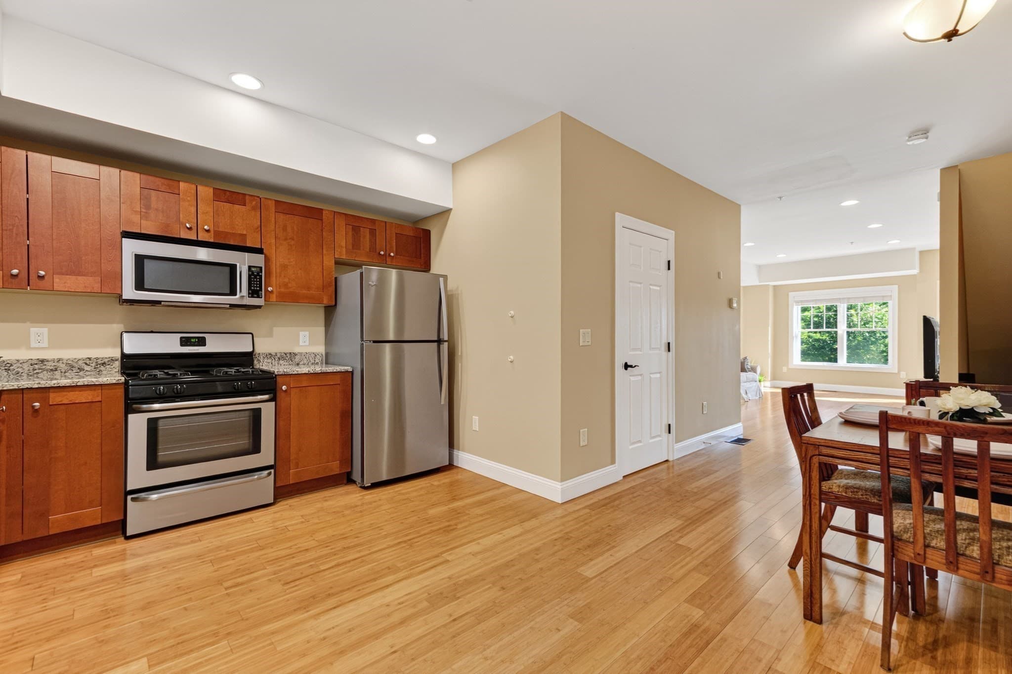Condominium at 18 St. Mary's Way, Marlborough MA 01752, Marlborough, photo 7 of 33