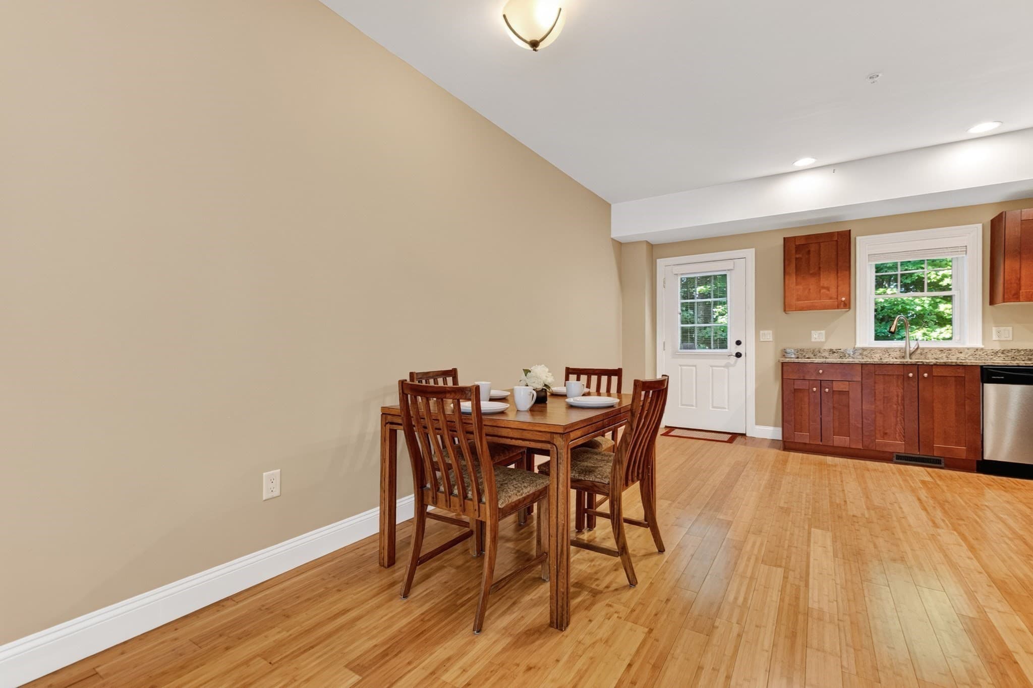 Condominium at 18 St. Mary's Way, Marlborough MA 01752, Marlborough, photo 8 of 33