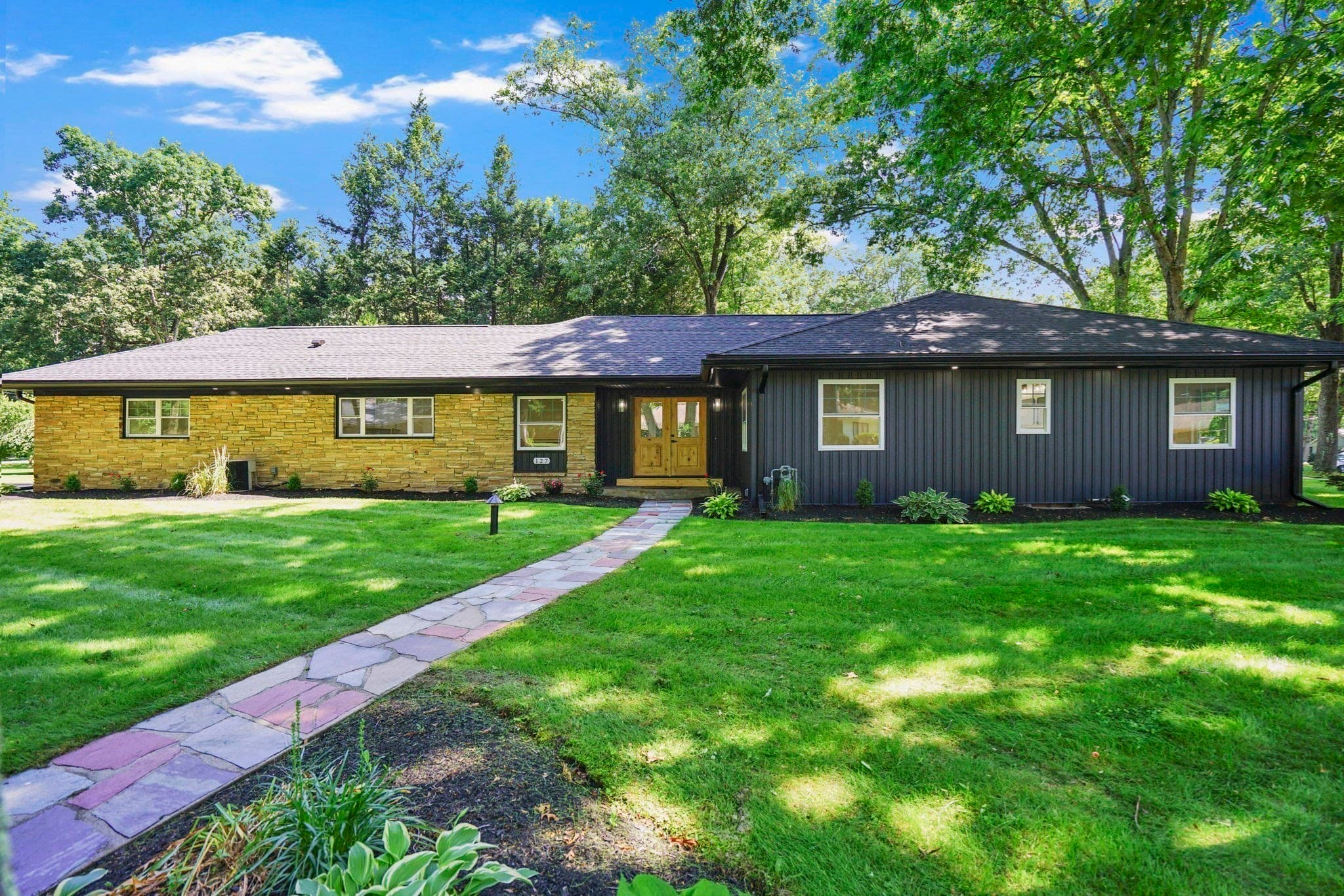 Single Family Residence at 127 Magnolia Cir, Longmeadow MA 01106, Longmeadow, photo 3 of 27