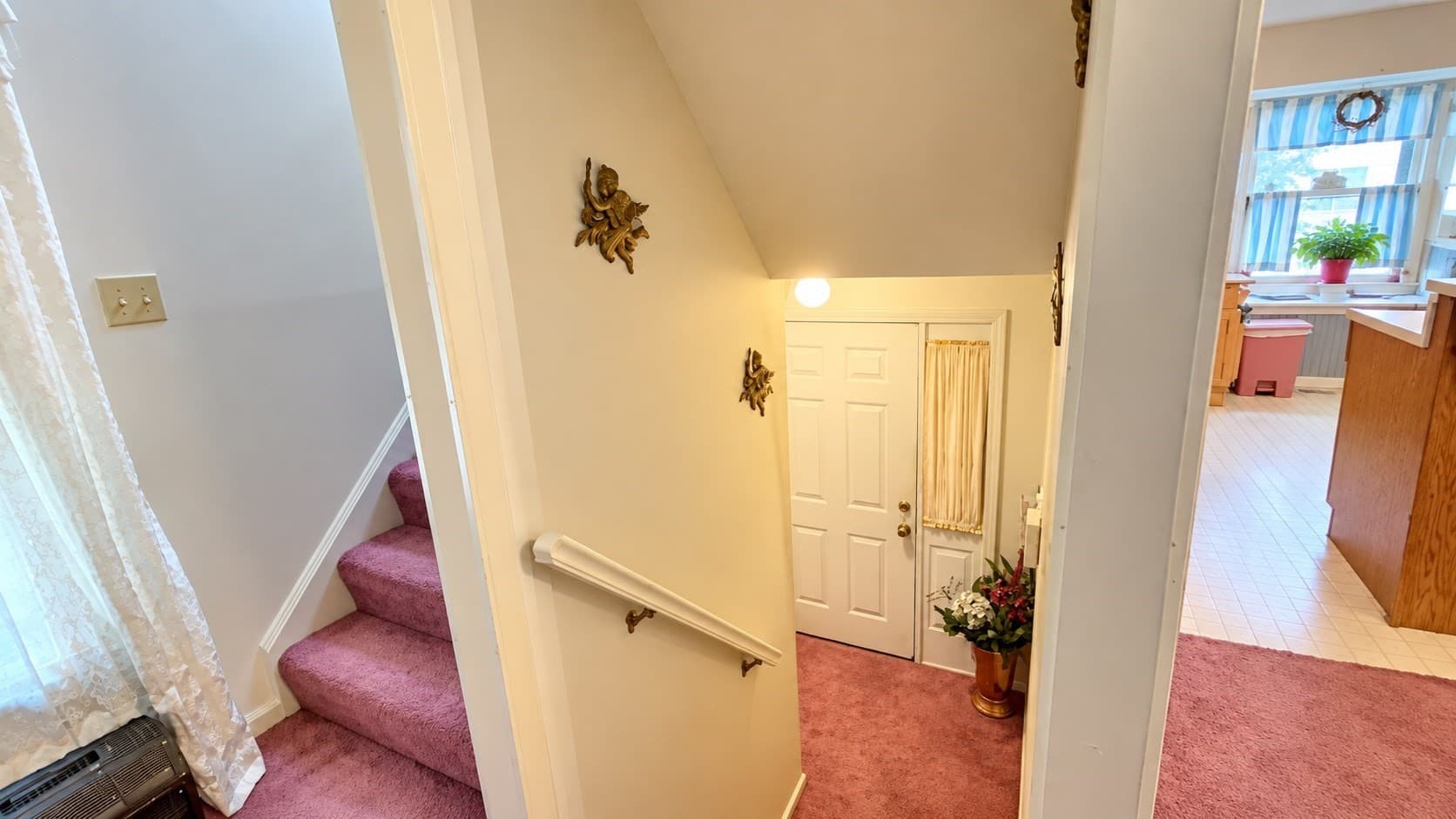 Condominium at 8 Castlegate Dr # 8, Springfield MA 01129, Springfield, photo 2 of 20
