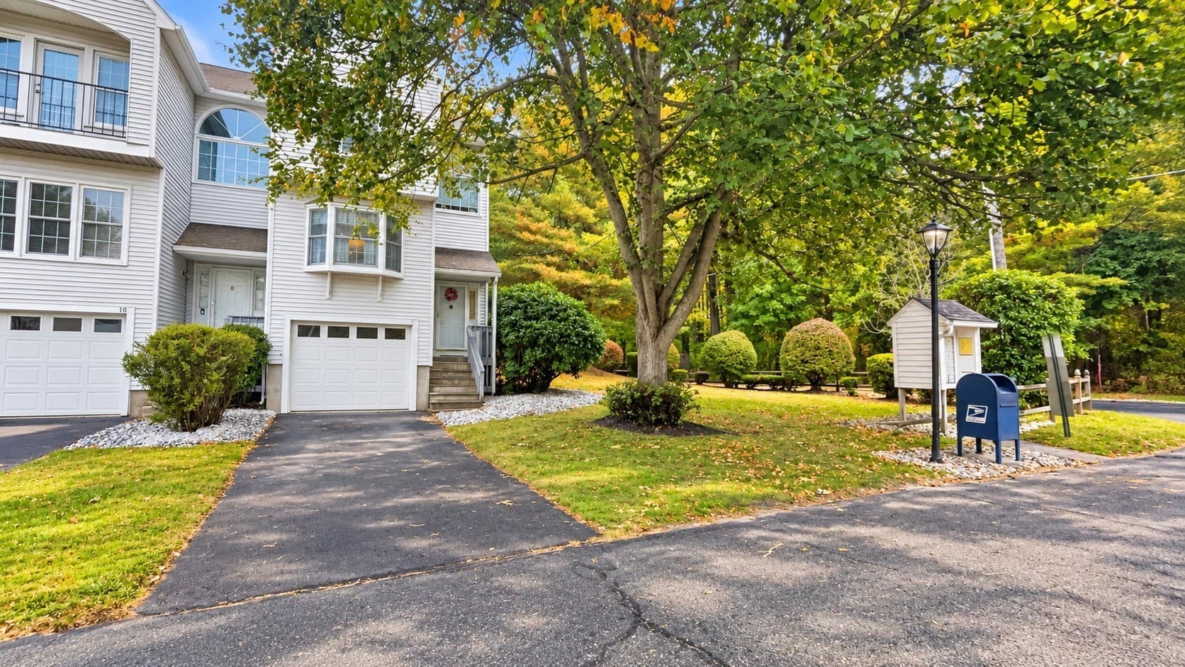 8 Castlegate Dr # 8, Springfield MA 01129