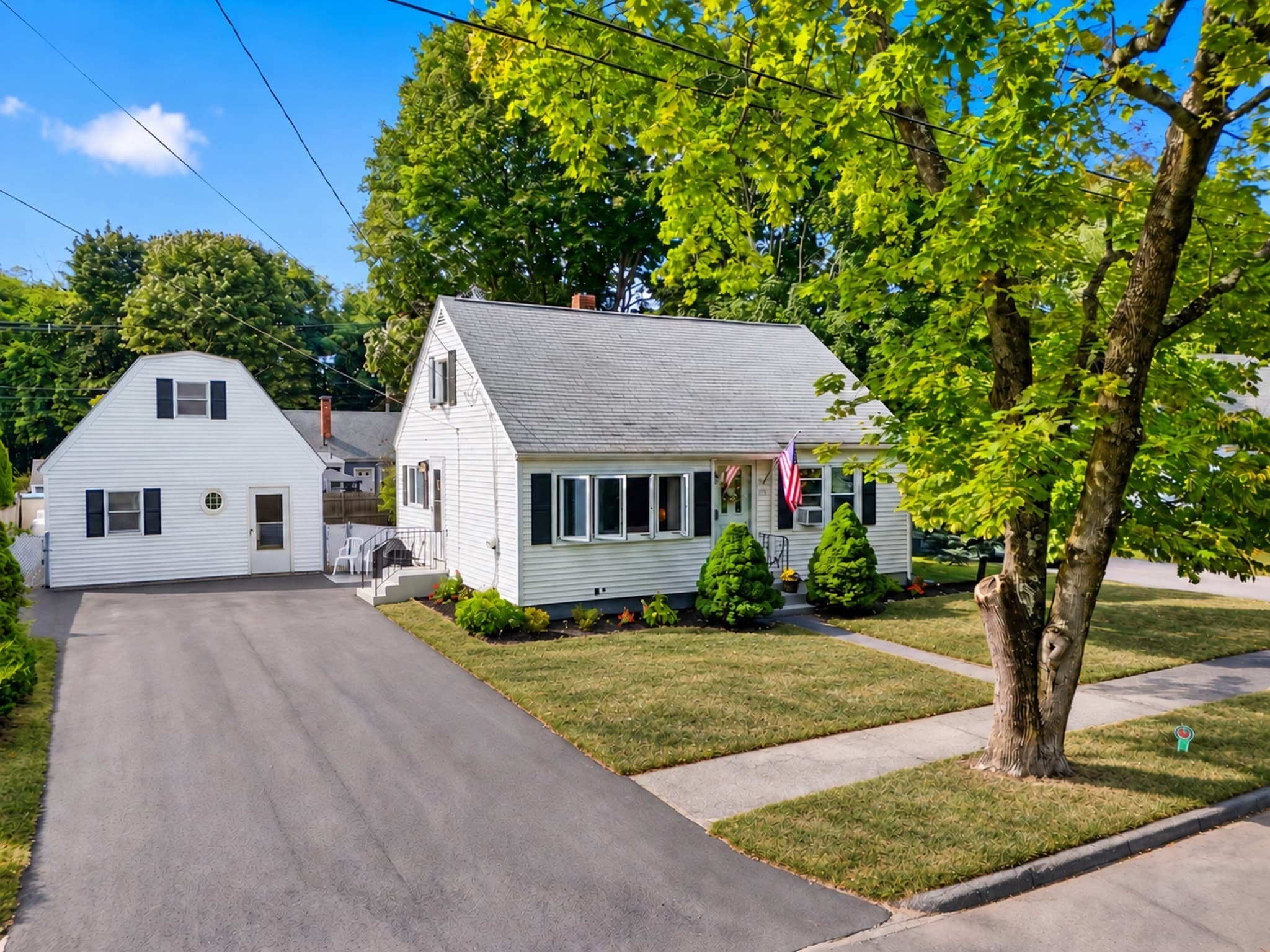 Single Family Residence at 10 Summit Ter, Peabody MA 01960, Peabody, photo 3 of 42