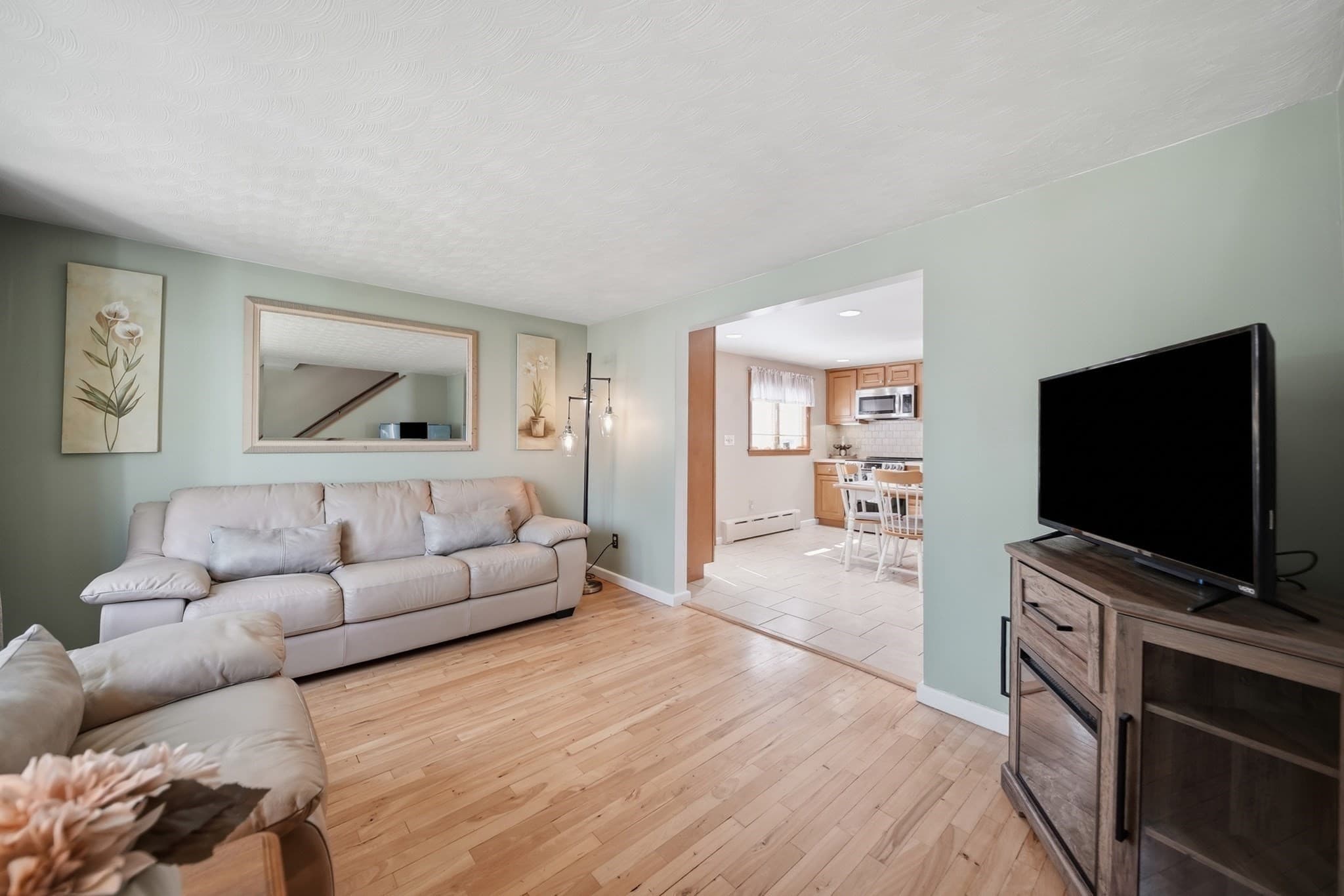 Single Family Residence at 10 Summit Ter, Peabody MA 01960, Peabody, photo 5 of 42