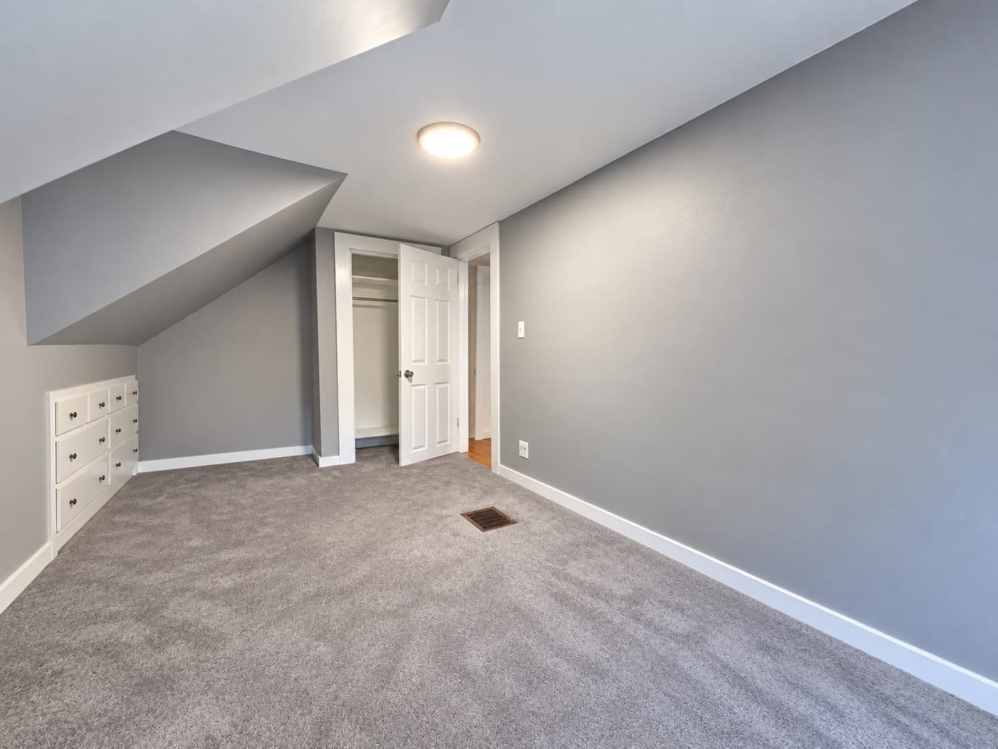Single Family Residence at 126 Pine Hill Cir, Waltham MA 02451, photo 13 of 28